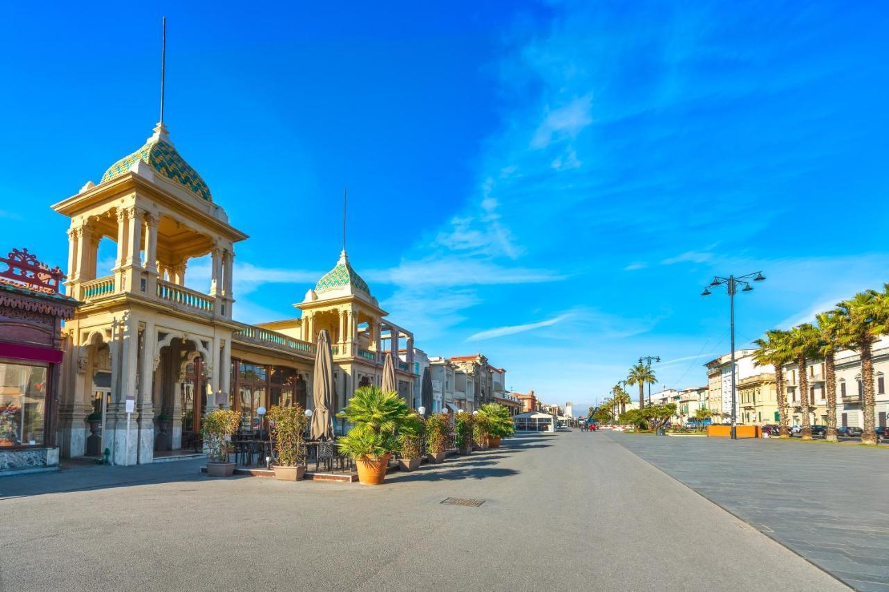 La Suite 2 Ondina Viareggio 200M From Sea - Happy Rentals Экстерьер фото